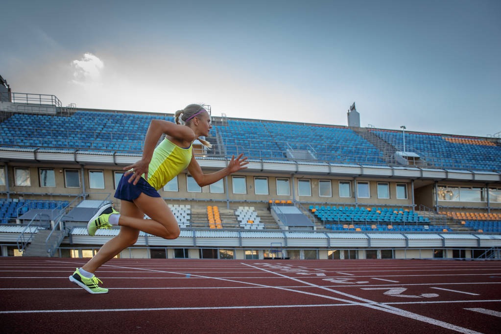 海纳：凯恩还有一年半的合同，我想不出他有什么理由离开拜仁