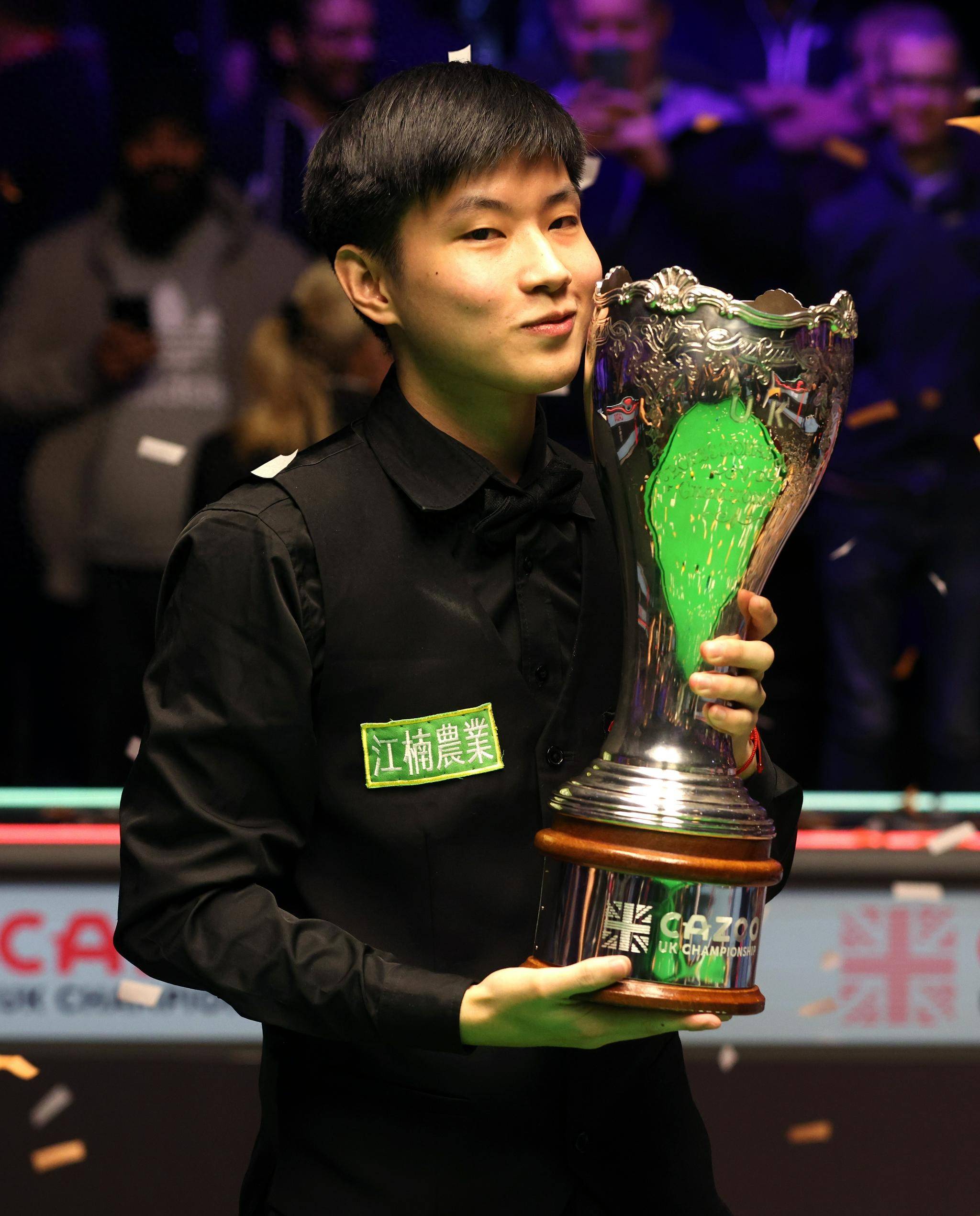 现得异常 现得异常