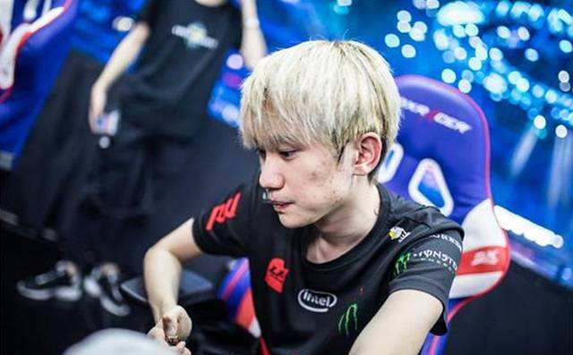 球市场中 球市场中